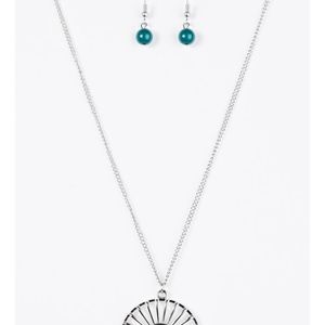 Blue and silver wheel necklace with earrings
